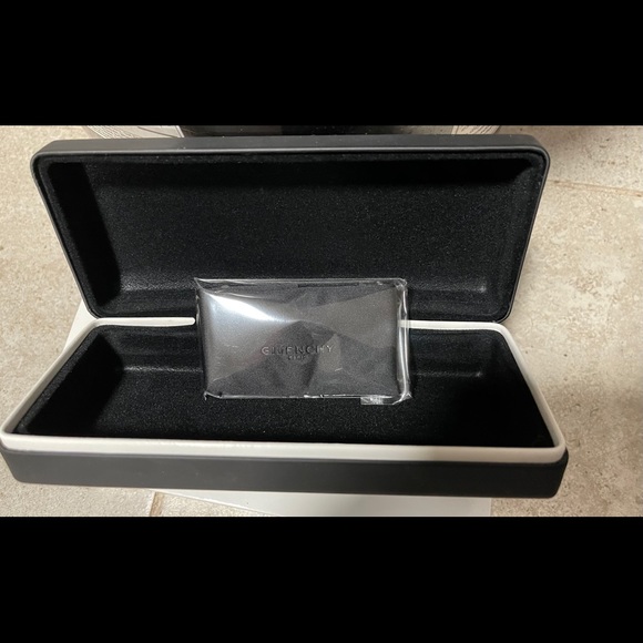 NEW Givenchy Black Sunglass Case - Picture 10 of 11